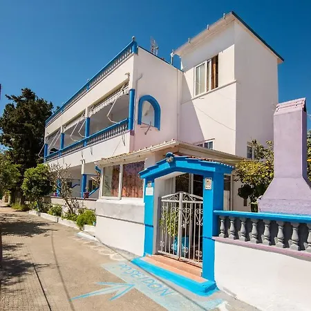 Poseidon شقة فندقية *